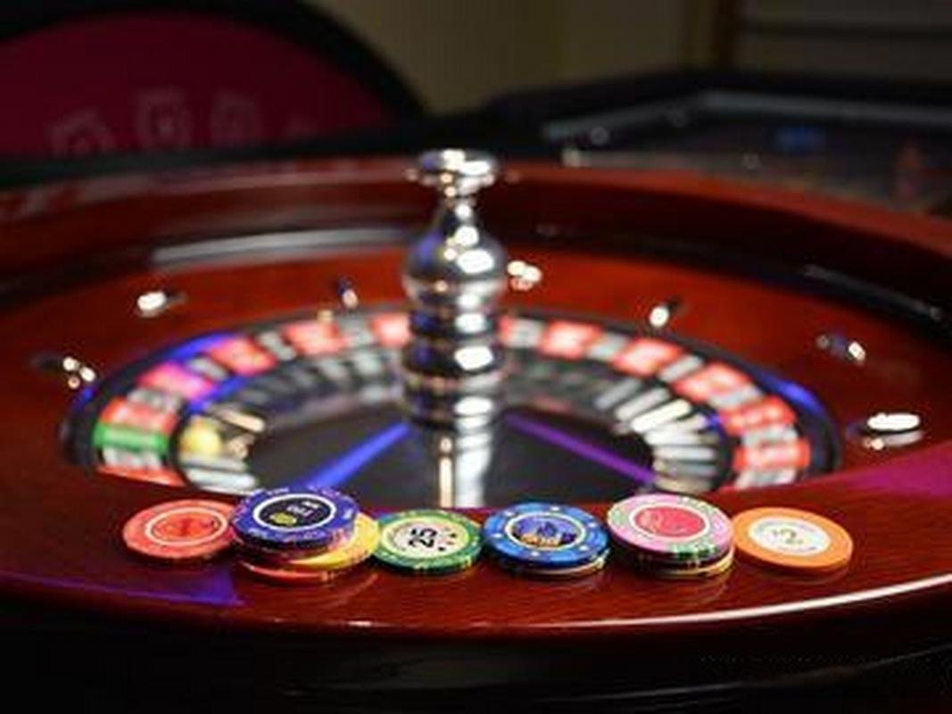 Giao diện sảnh game gi8 với slot online và live casino trên điện thoại